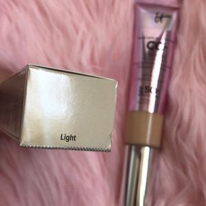 it cosmetics Makeup - IT Cosmetics Illumination CC Cream in Light it cosmetics Makeup - IT Cosmetics Illumination CC Cream in Light
